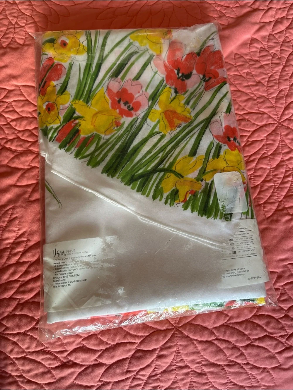 Vera Floral Print Table Cloth-70 inch round